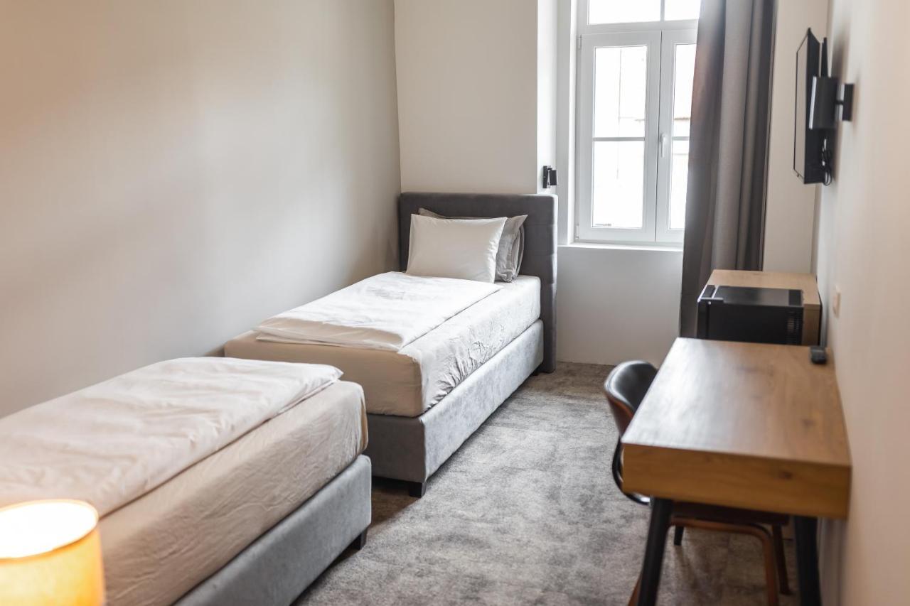 Opera Hotel 马里博尔 外观 照片